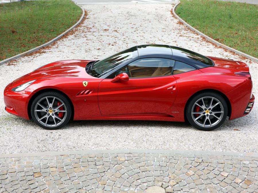  Ferrari California HELE 2010 года  (фото 23 из 24)